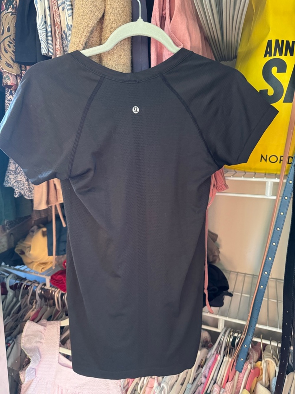 lululemon athletica Black Performance Short Sleeve Tee size 8 - Picture 2 of 5